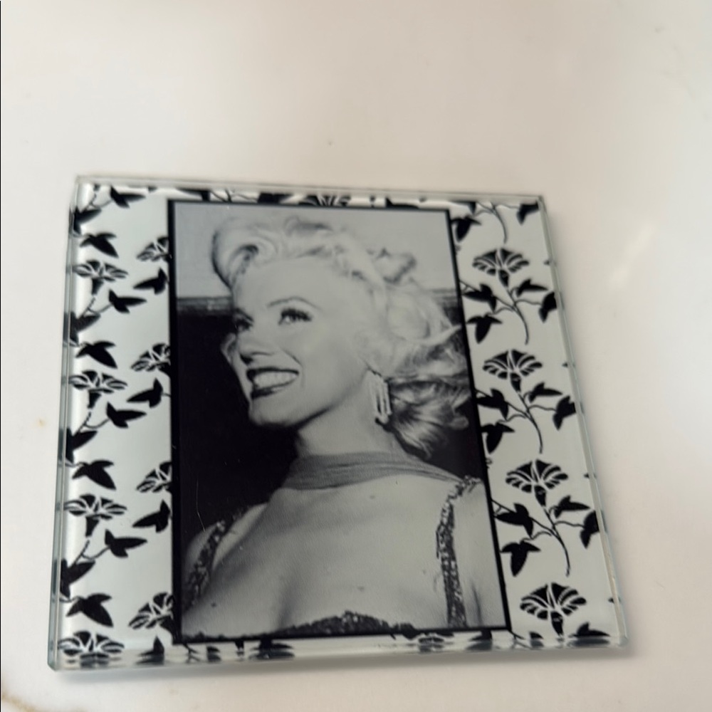 Black and White Decorative Coaster with Marilyn Monroe pictures